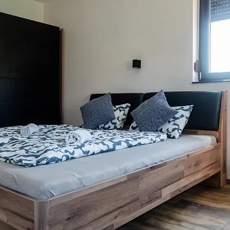 Agoston 5 - Pallas Apartament Pécs